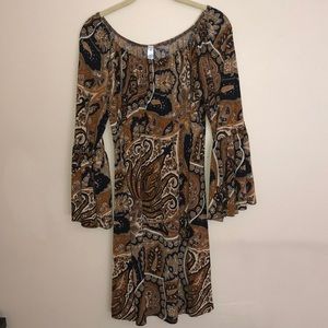 Women’s bell sleeve dress